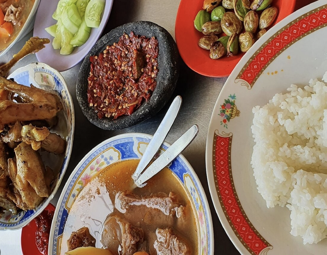 Ayam Goreng & Sop Buntut Pak Supar